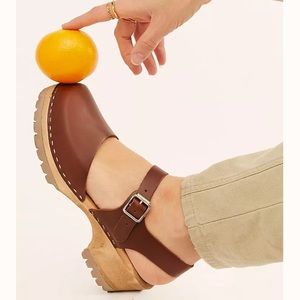 MIA Freja Leather Clogs - Size 7.5